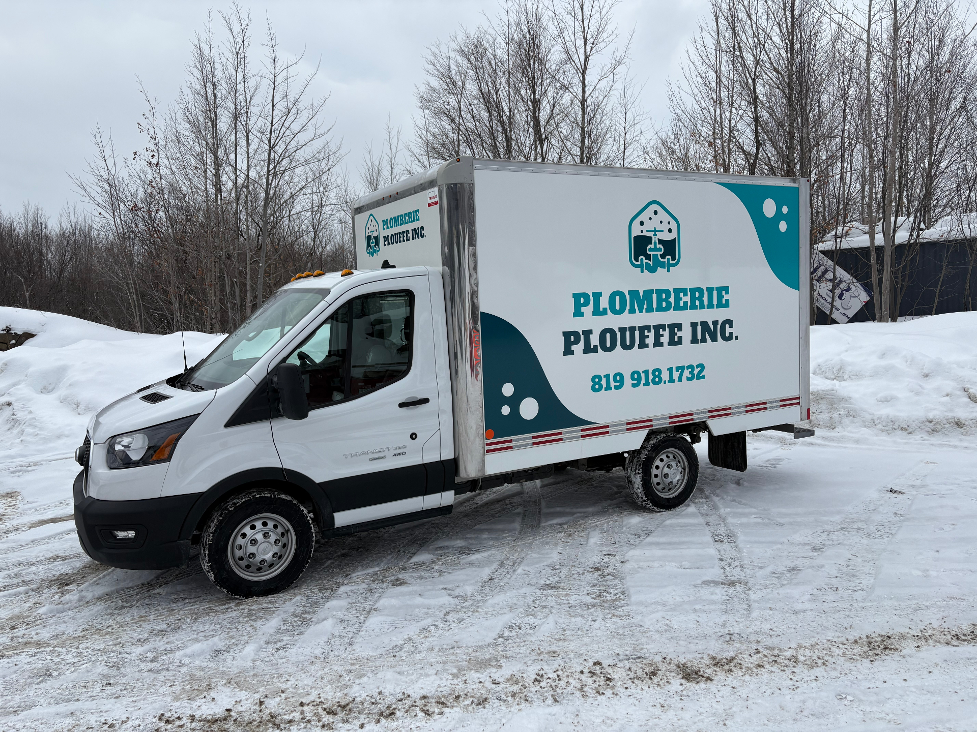 Plombier professionnel effectuant une réparation de plomberie à Gatineau - Plomberie Plouffe